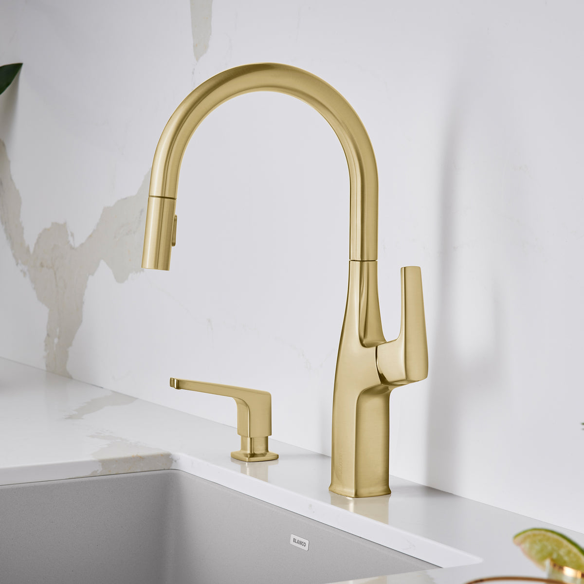 BLANCO 443020 RIVANA HIGH ARC