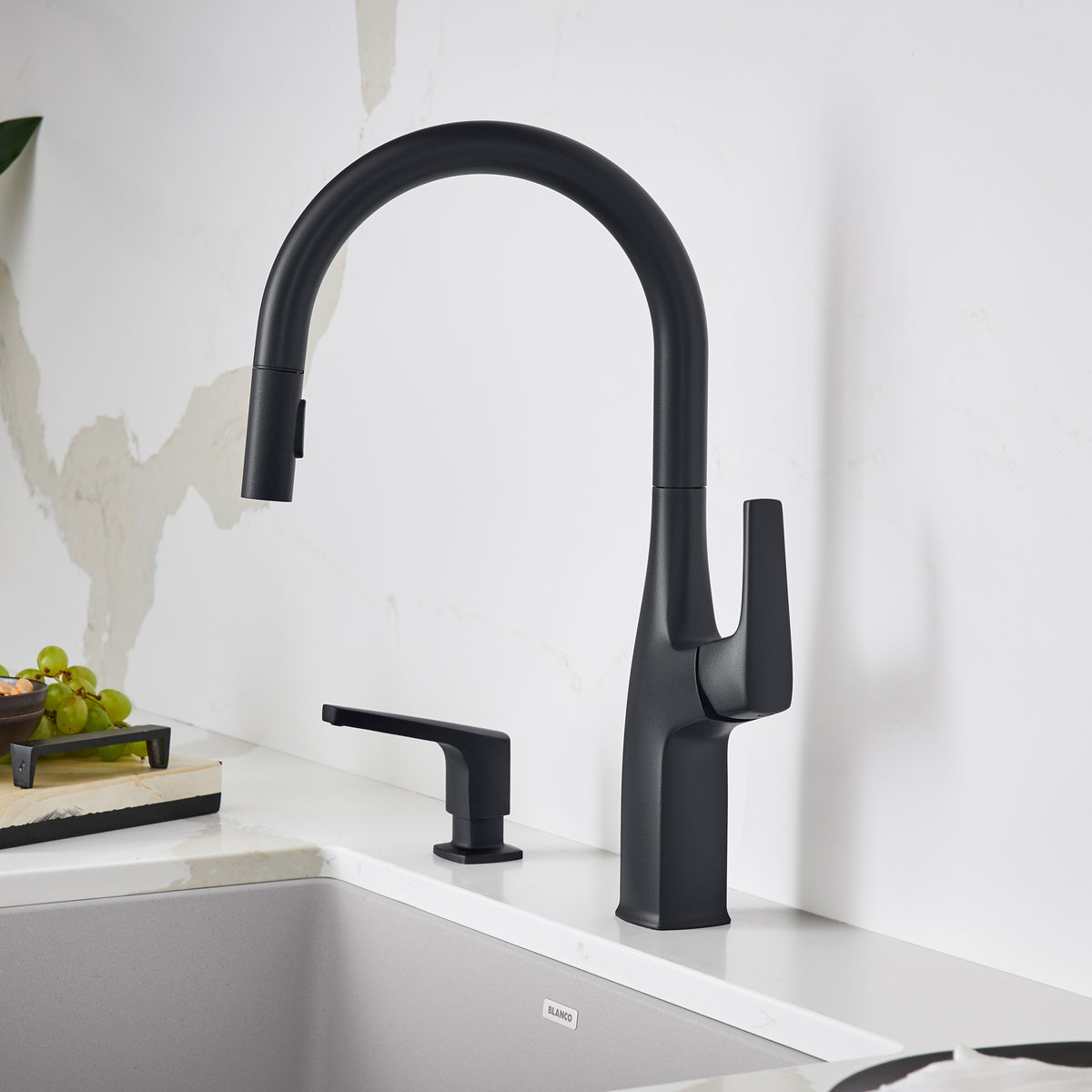 BLANCO 443020 RIVANA HIGH ARC Main image